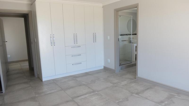 4 Bedroom Property for Sale in Myburgh Park Western Cape